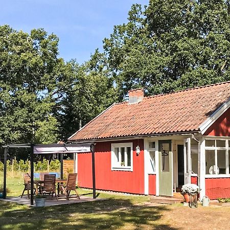 Amazing Home In Faerjestaden With Kitchen エクステリア 写真
